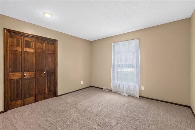 609 Nashua Road, Liberty, MO 64068