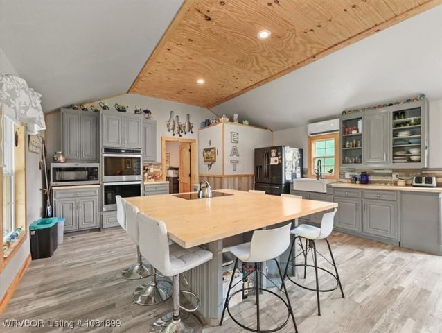 3647 SE 63 Highway, Talihina, OK 74571