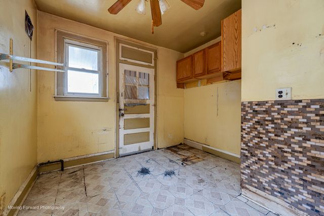 8618 S Loomis Boulevard, Chicago, IL 60620