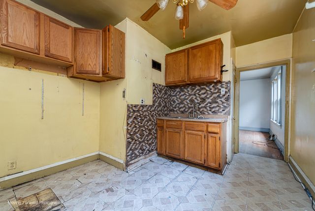 8618 S Loomis Boulevard, Chicago, IL 60620