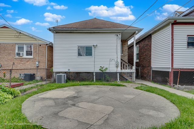 8618 S Loomis Boulevard, Chicago, IL 60620