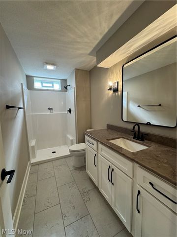 2601 Lake Center Street NW, Lake, OH 44685