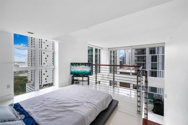 41 SE 5th Street 1202, Miami, FL 33131