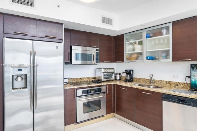 41 SE 5th Street 1202, Miami, FL 33131