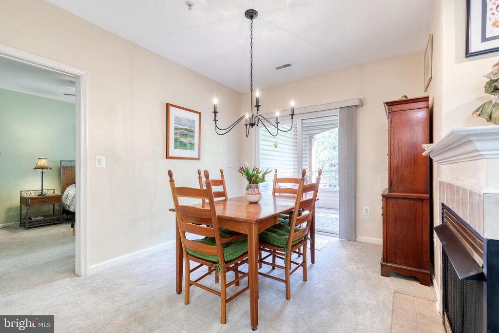 Image 10 of property listing at 400 SYMPHONY CIR #257C, Cockeysville, MD 21030
