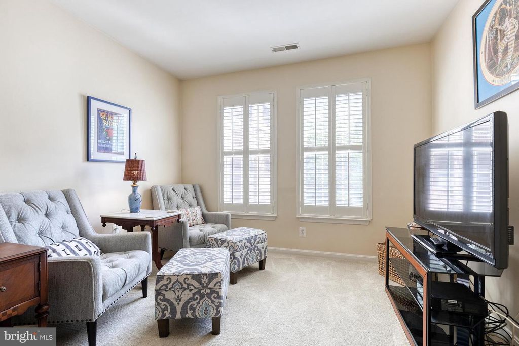 Image 20 of property listing at 400 SYMPHONY CIR #257C, Cockeysville, MD 21030