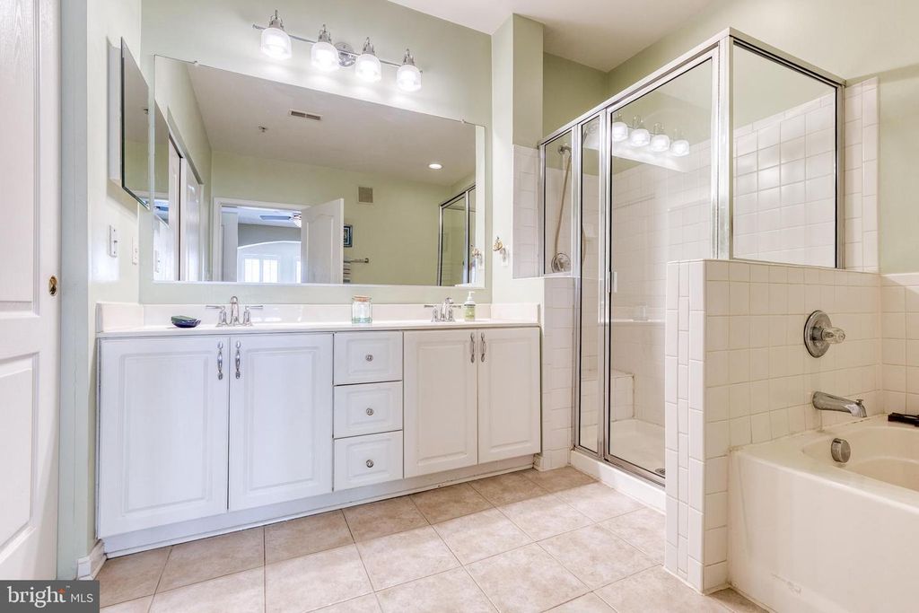 Image 22 of property listing at 400 SYMPHONY CIR #257C, Cockeysville, MD 21030