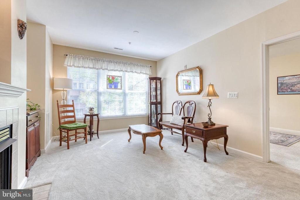 Image 3 of property listing at 400 SYMPHONY CIR #257C, Cockeysville, MD 21030