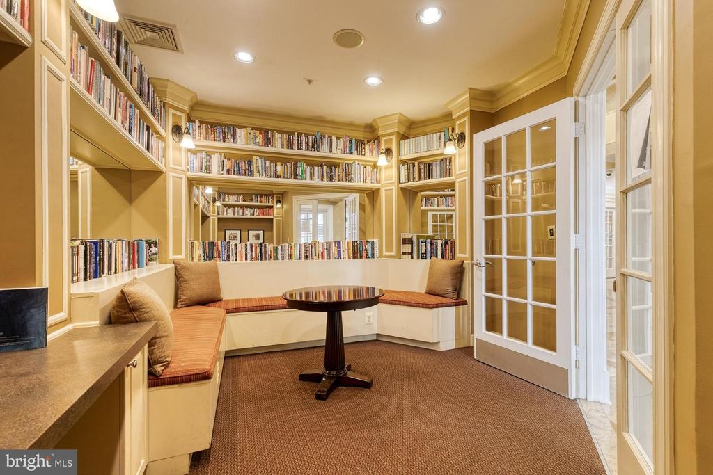 Image 33 of property listing at 400 SYMPHONY CIR #257C, Cockeysville, MD 21030