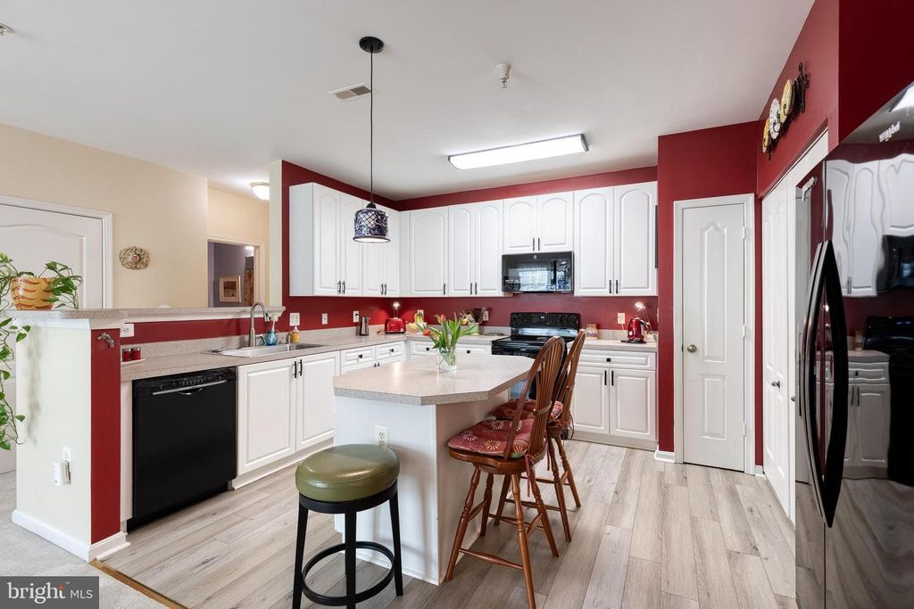 Image 7 of property listing at 400 SYMPHONY CIR #257C, Cockeysville, MD 21030