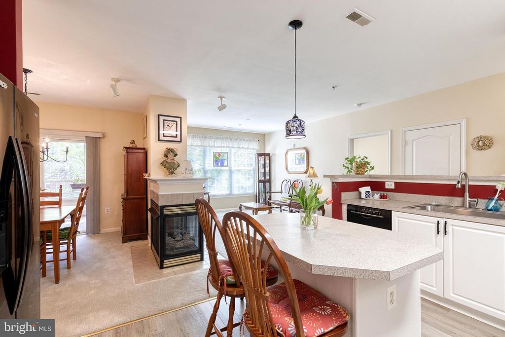 Image 8 of property listing at 400 SYMPHONY CIR #257C, Cockeysville, MD 21030