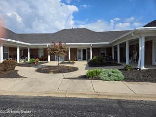 8118 Arthur Goins Blvd, Louisville, KY 40228