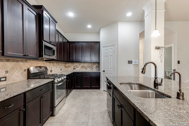 25606 Poerner Trl, San Antonio, TX 78261
