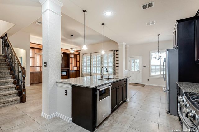 25606 Poerner Trl, San Antonio, TX 78261