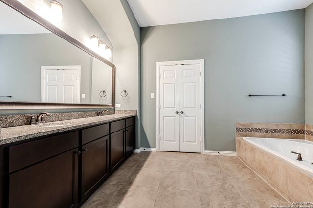 25606 Poerner Trl, San Antonio, TX 78261