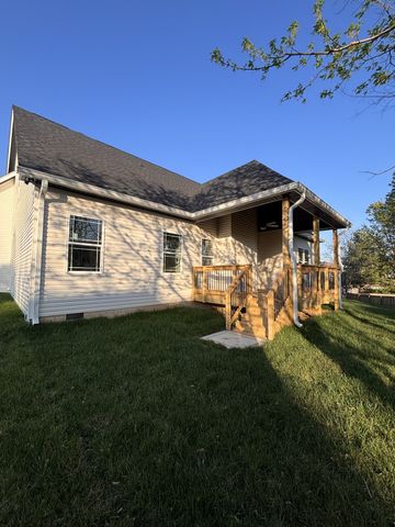 112 Apple Blossom Ct, Clarksville, TN 37042