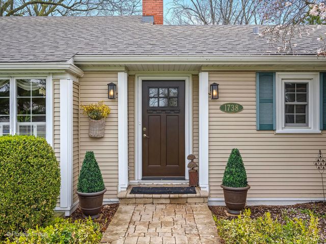 1738 60th Street, La Grange Highlands, IL 60525