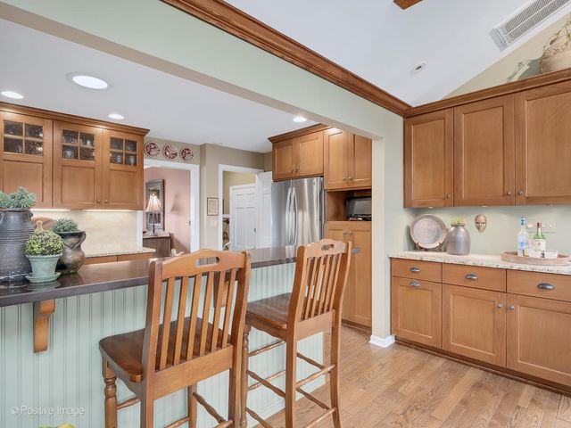 1738 60th Street, La Grange Highlands, IL 60525