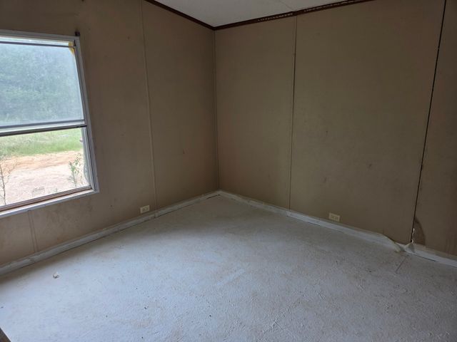 126 Tipps Road, Whitesboro, TX 76273