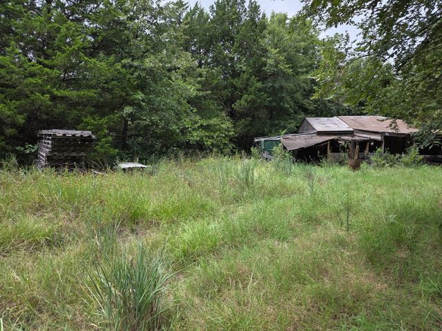 126 Tipps Road, Whitesboro, TX 76273