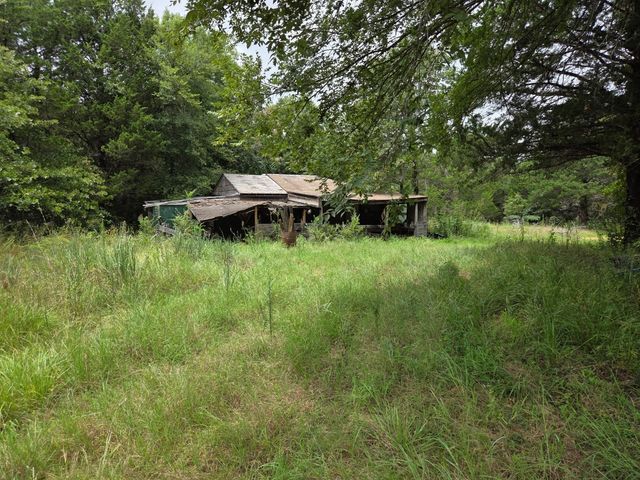 126 Tipps Road, Whitesboro, TX 76273