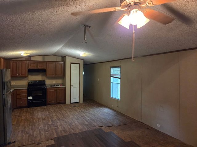126 Tipps Road, Whitesboro, TX 76273
