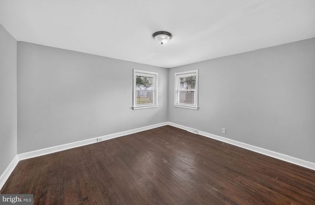 520 RANDALL AVE, Hamilton, NJ 08610