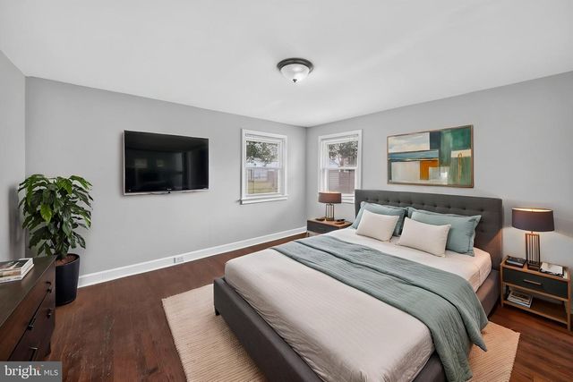 520 RANDALL AVE, Hamilton, NJ 08610