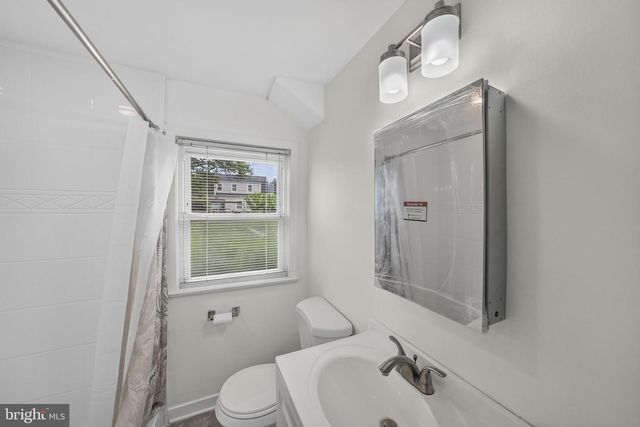520 RANDALL AVE, Hamilton, NJ 08610