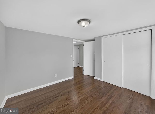 520 RANDALL AVE, Hamilton, NJ 08610