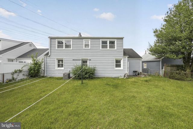 520 RANDALL AVE, Hamilton, NJ 08610