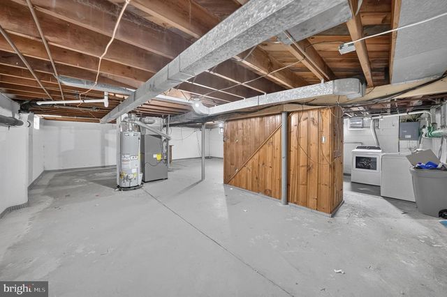 520 RANDALL AVE, Hamilton, NJ 08610
