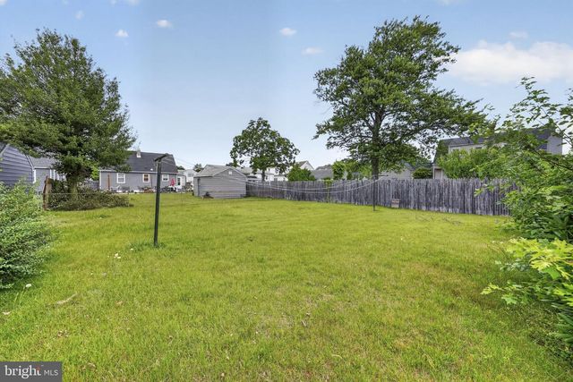 520 RANDALL AVE, Hamilton, NJ 08610