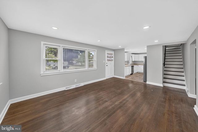 520 RANDALL AVE, Hamilton, NJ 08610