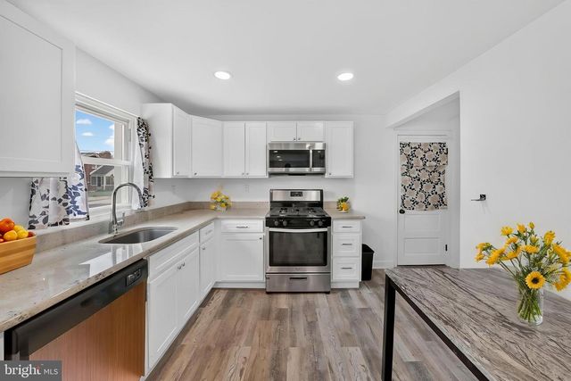 520 RANDALL AVE, Hamilton, NJ 08610