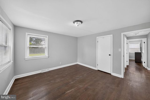 520 RANDALL AVE, Hamilton, NJ 08610