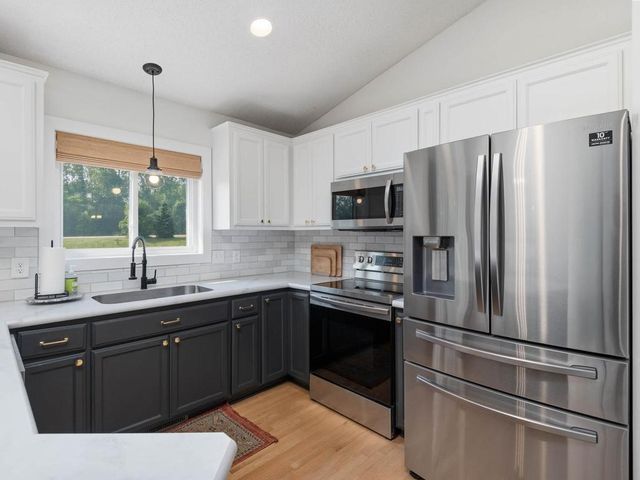 2464 River Bend Trail, Mayer, MN 55360