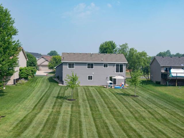 2464 River Bend Trail, Mayer, MN 55360