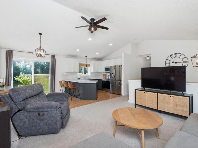 2464 River Bend Trail, Mayer, MN 55360