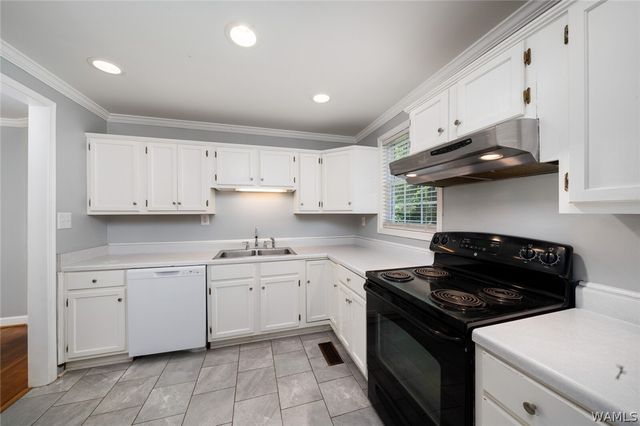 102 Springbrook, Tuscaloosa, AL 35405