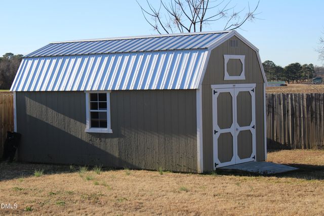 212 Sunridge Lane, Pikeville, NC 27863