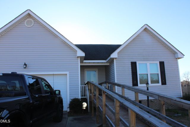 212 Sunridge Lane, Pikeville, NC 27863