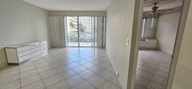 18041 Biscayne Blvd 203, Aventura, FL 33160