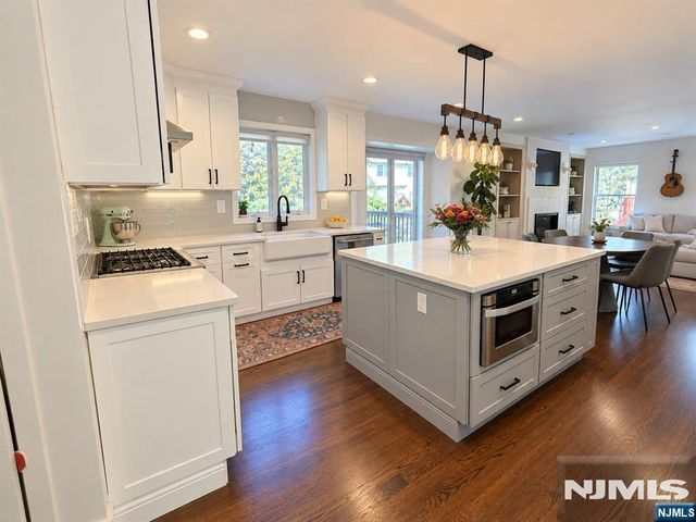 35 Parkway, Harrington Park, NJ 07640