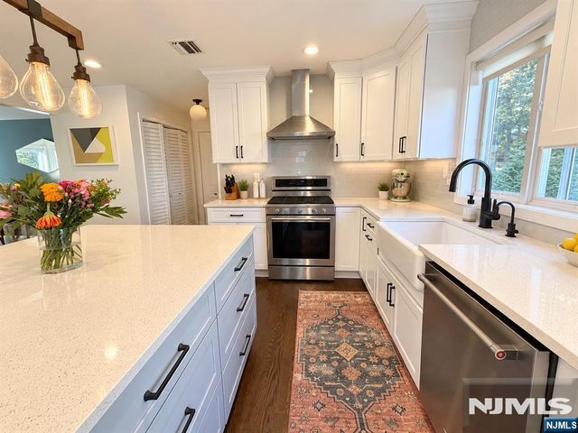 35 Parkway, Harrington Park, NJ 07640