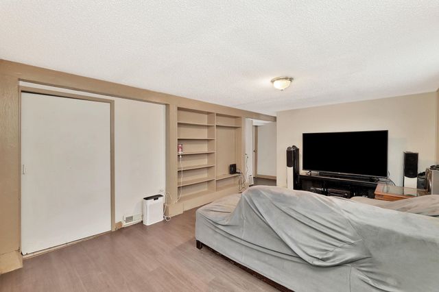 2138 S Glenn St, Wichita, KS 67213