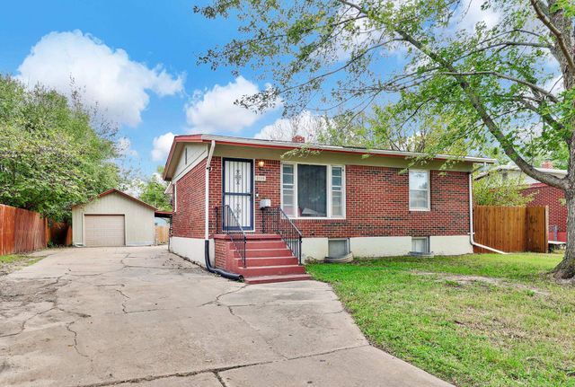 2138 S Glenn St, Wichita, KS 67213