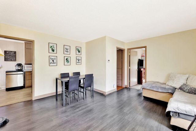 2138 S Glenn St, Wichita, KS 67213