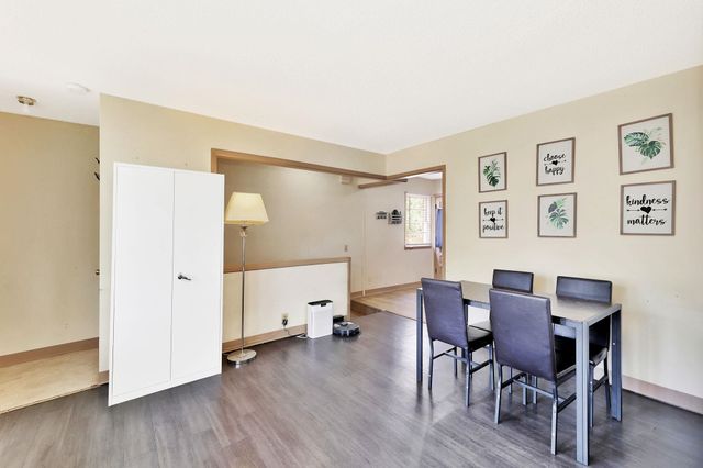 2138 S Glenn St, Wichita, KS 67213