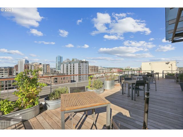 1314 Nw IRVING St 701, Portland, OR 97209